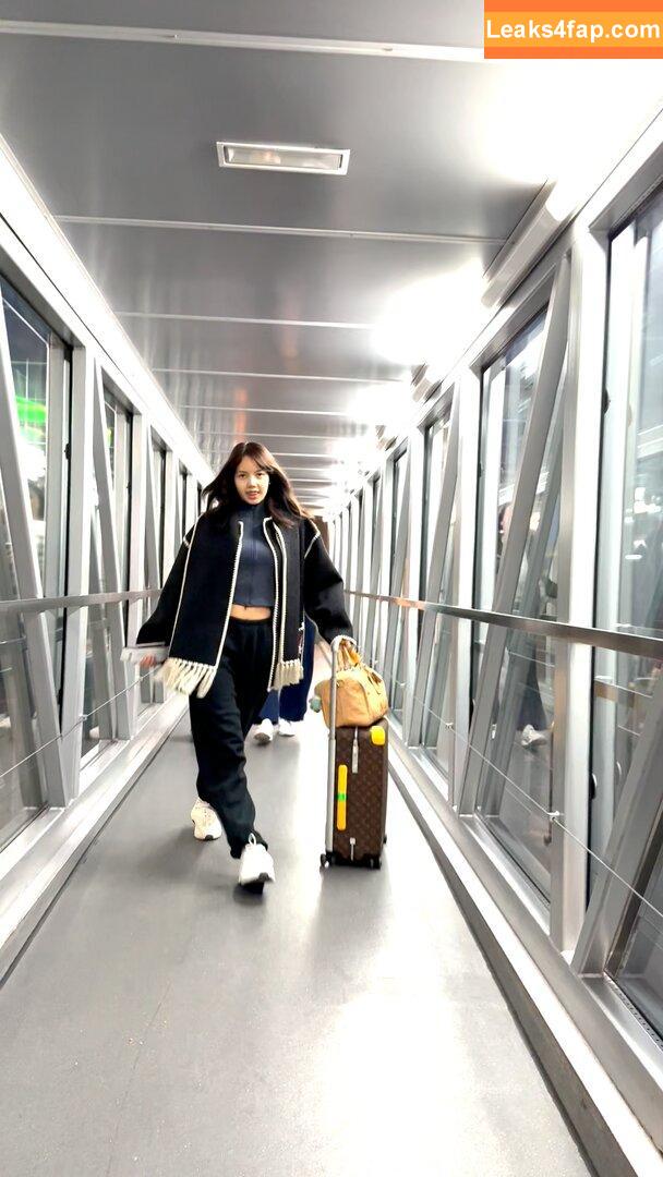 Lisa Blackpink /  слитое фото фото #0622