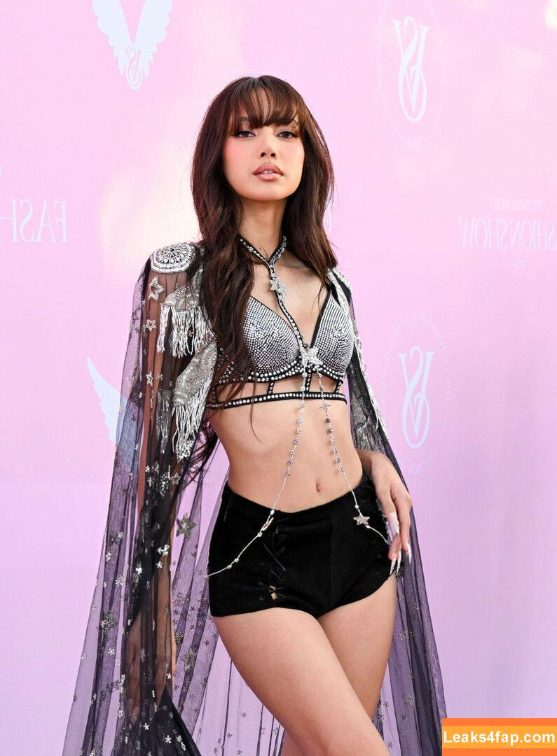 Lisa Blackpink /  слитое фото фото #0648