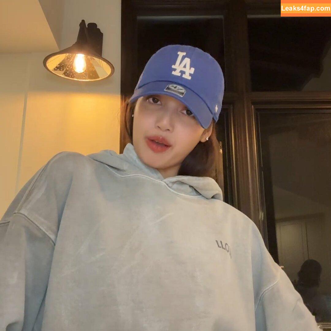 Lisa Blackpink /  слитое фото фото #0655