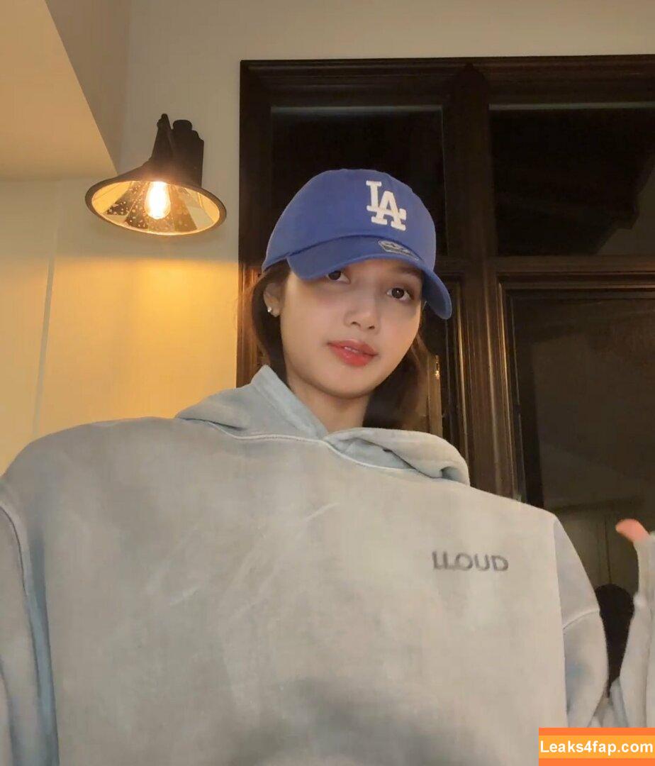 Lisa Blackpink /  слитое фото фото #0658