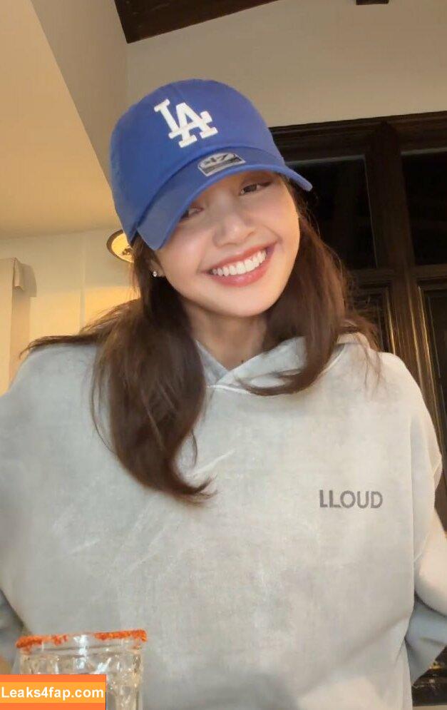 Lisa Blackpink /  слитое фото фото #0668