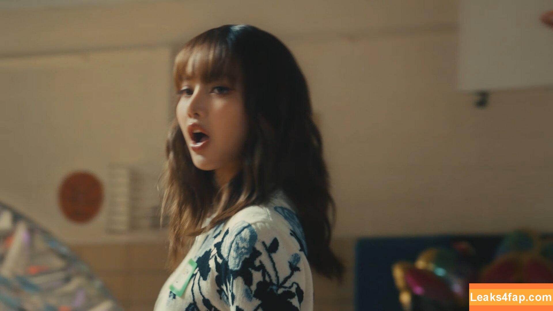 Lisa Blackpink /  слитое фото фото #0723