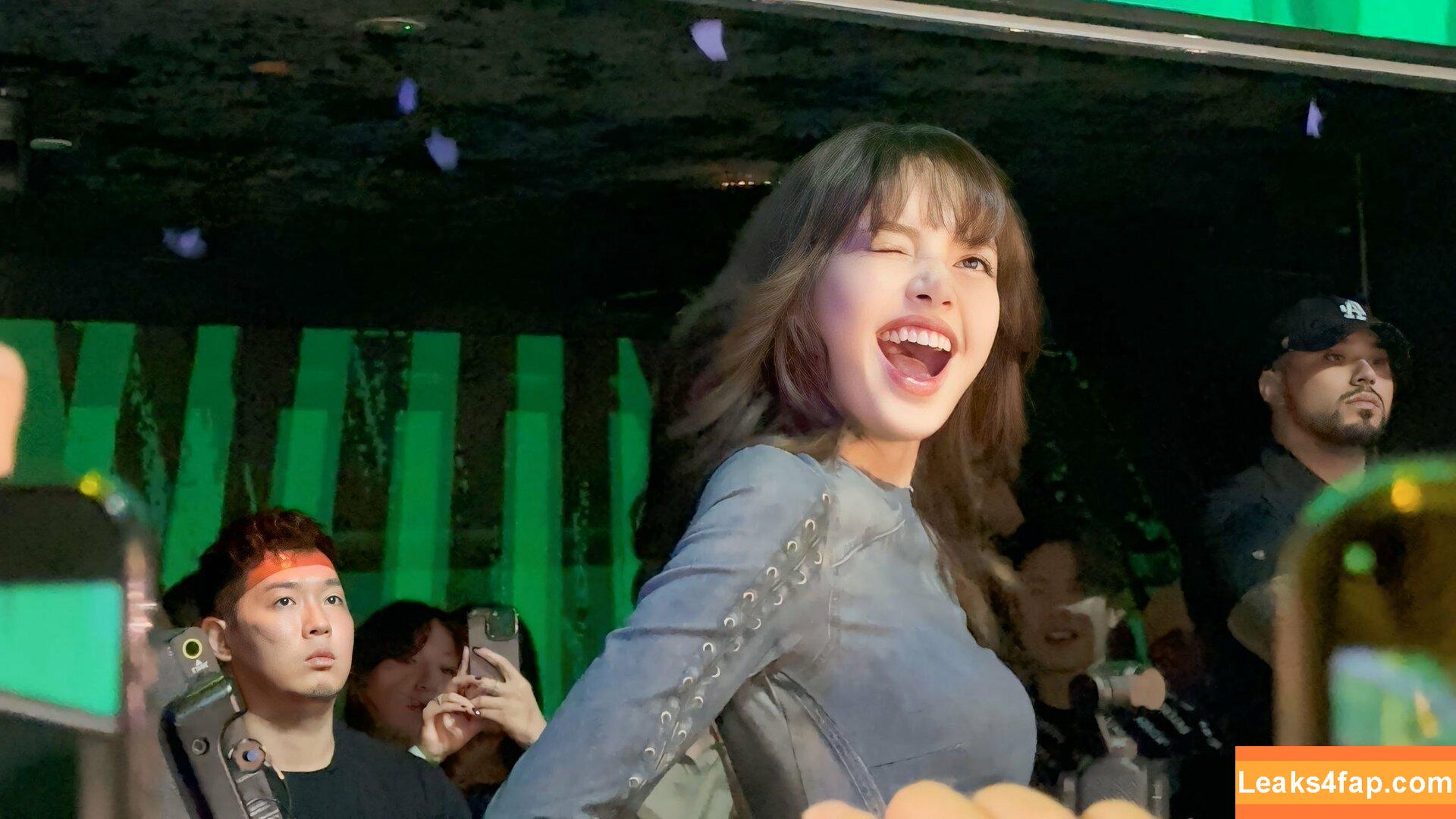 Lisa Blackpink /  слитое фото фото #0759