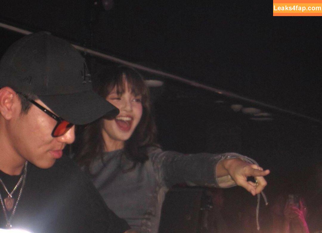 Lisa Blackpink /  слитое фото фото #0766