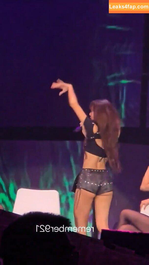 Lisa Blackpink /  слитое фото фото #0775