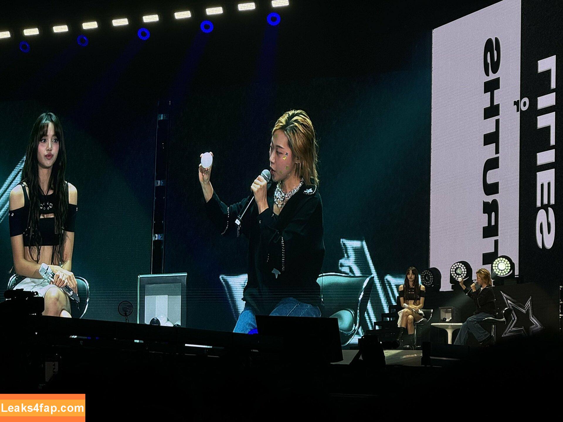 Lisa Blackpink /  слитое фото фото #0786