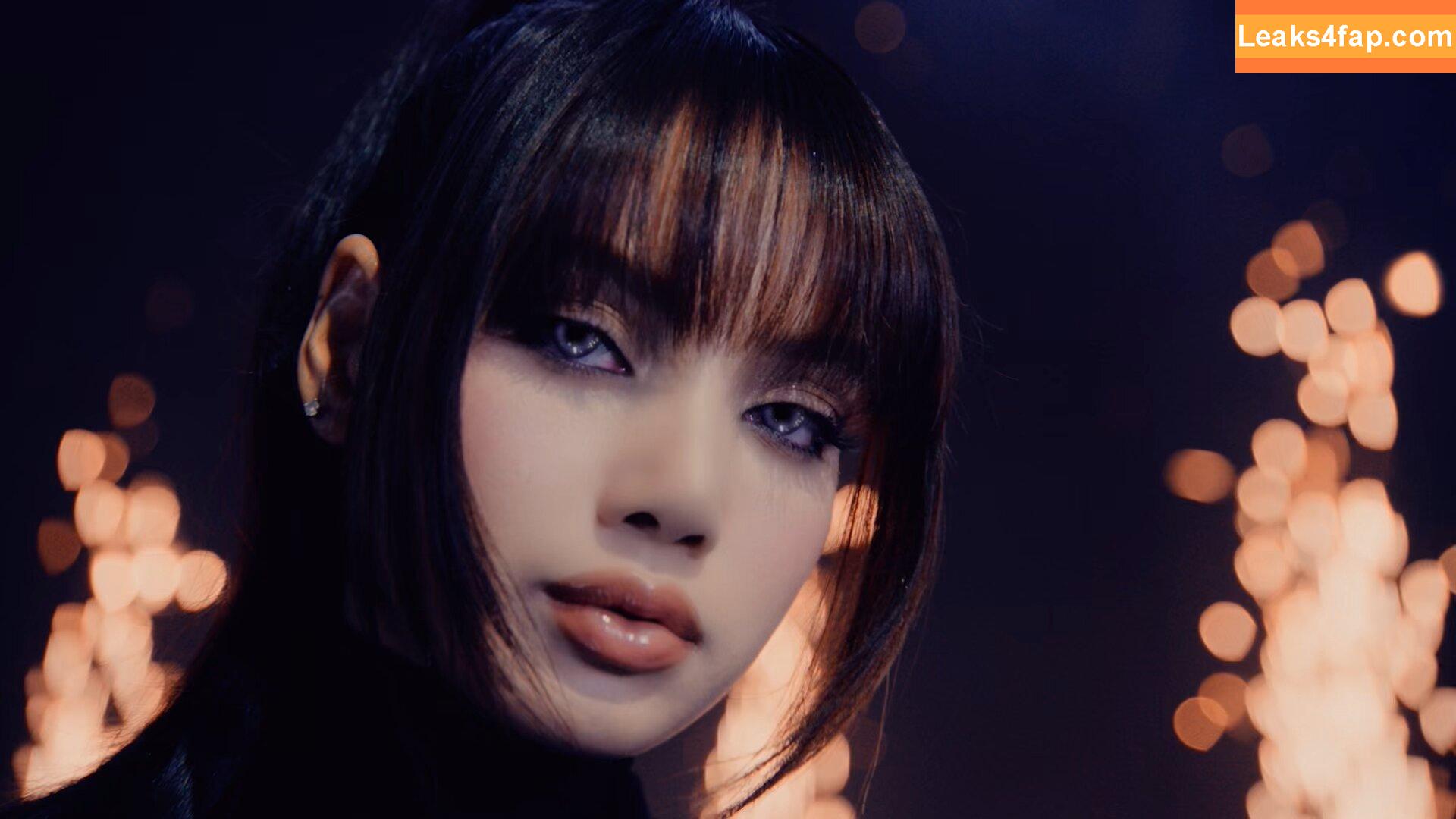 Lisa Blackpink /  слитое фото фото #0795