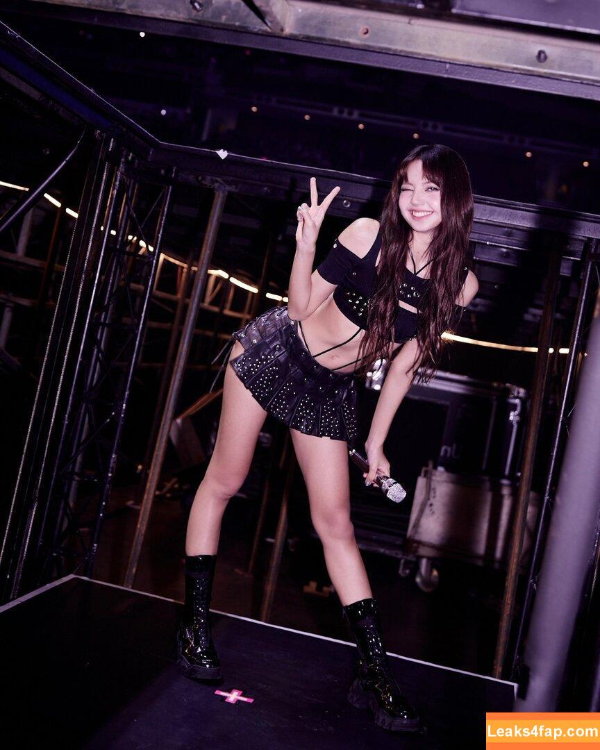 Lisa Blackpink /  слитое фото фото #0810