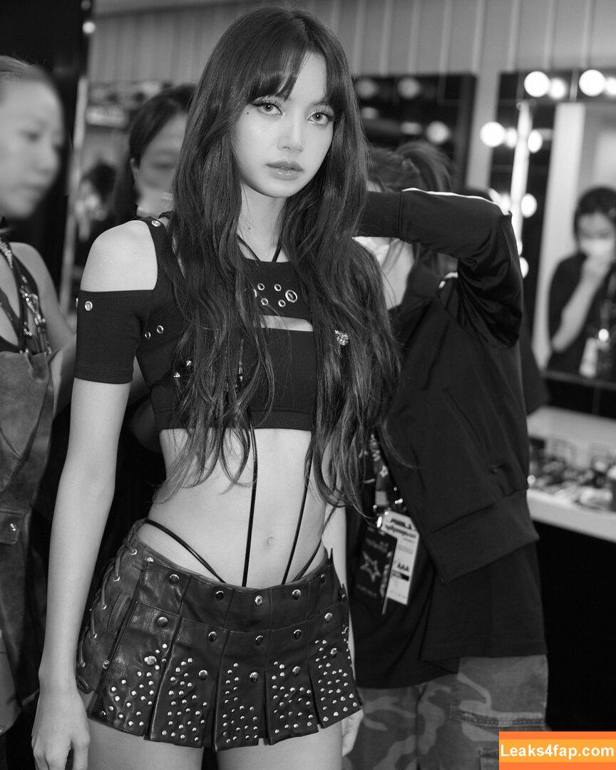 Lisa Blackpink /  слитое фото фото #0816