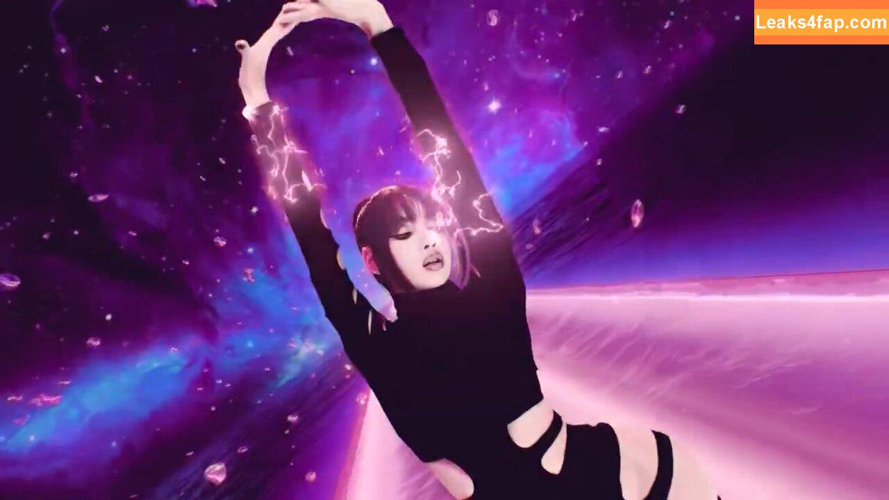 Lisa Blackpink /  слитое фото фото #0836