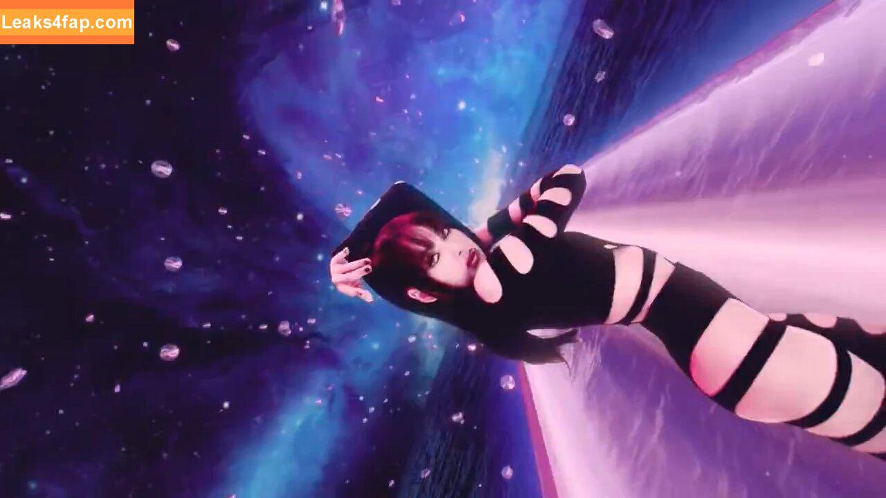 Lisa Blackpink /  слитое фото фото #0838