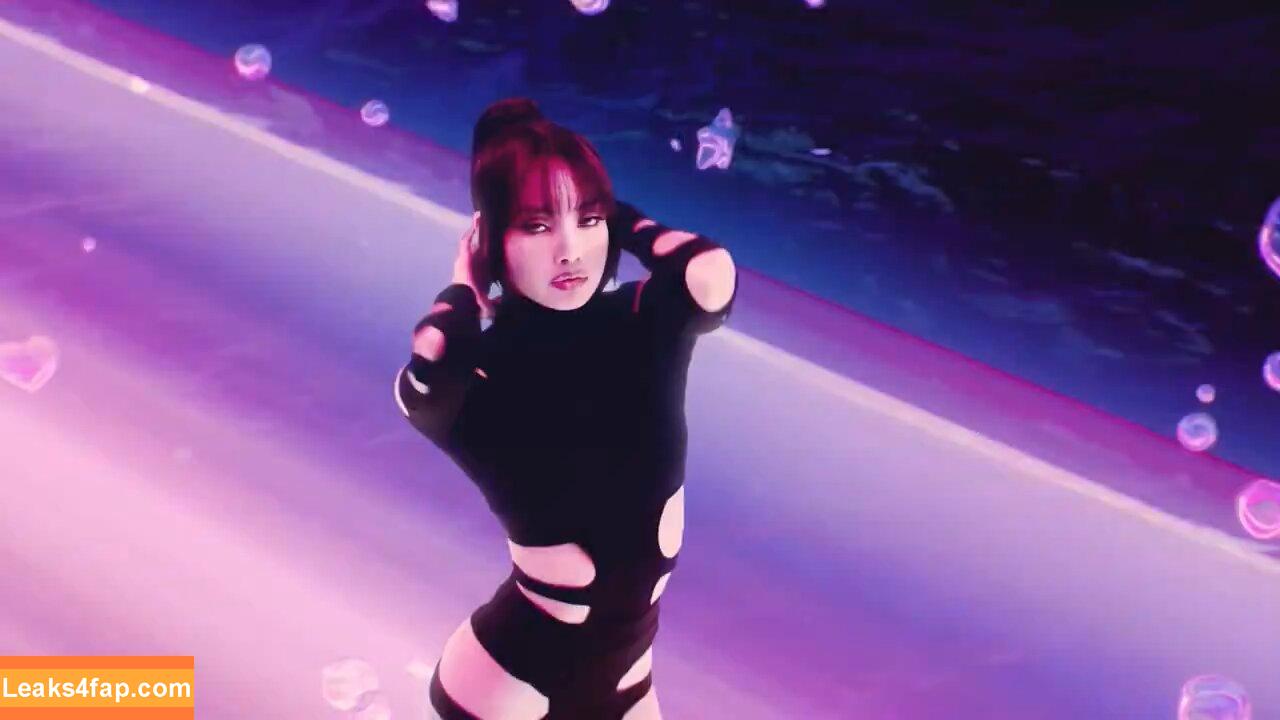 Lisa Blackpink /  слитое фото фото #0839