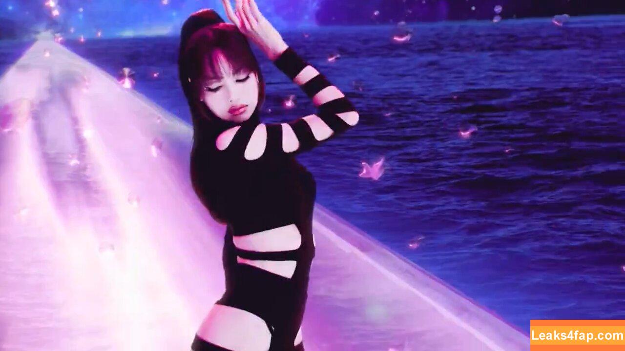 Lisa Blackpink /  слитое фото фото #0842