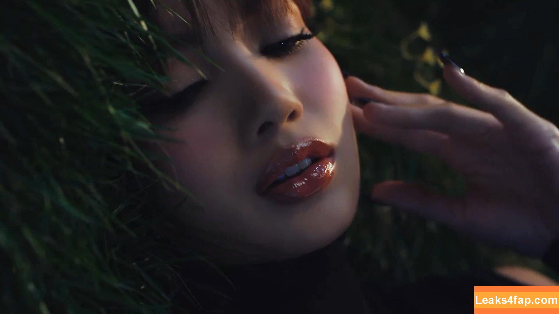 Lisa Blackpink /  слитое фото фото #0910