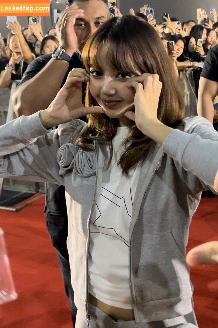 Lisa Blackpink /  слитое фото фото #0936