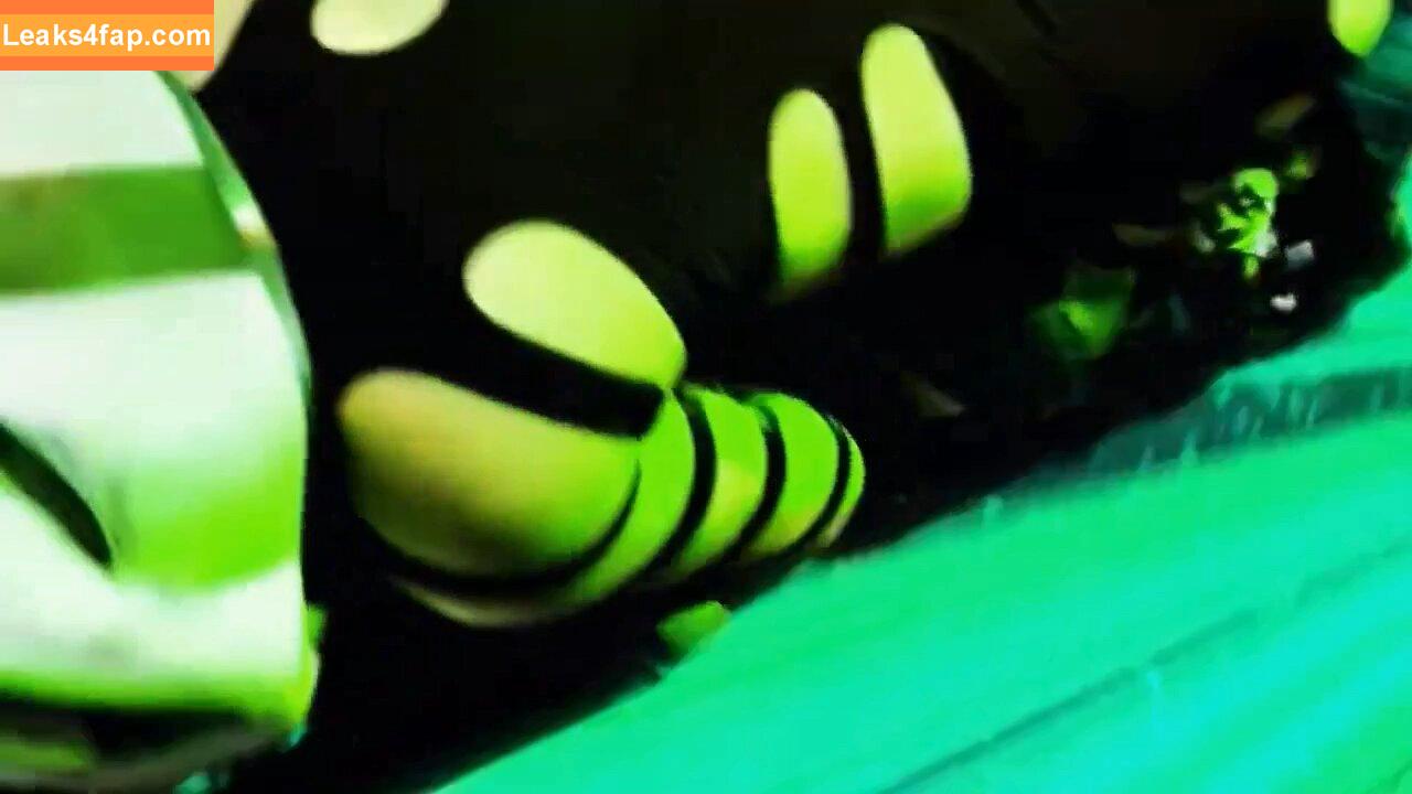 Lisa Blackpink /  слитое фото фото #0955