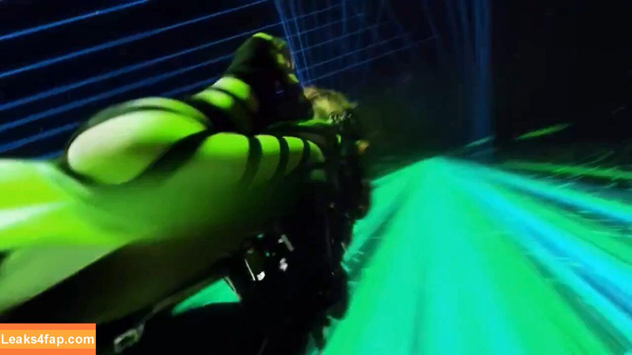 Lisa Blackpink /  слитое фото фото #0957