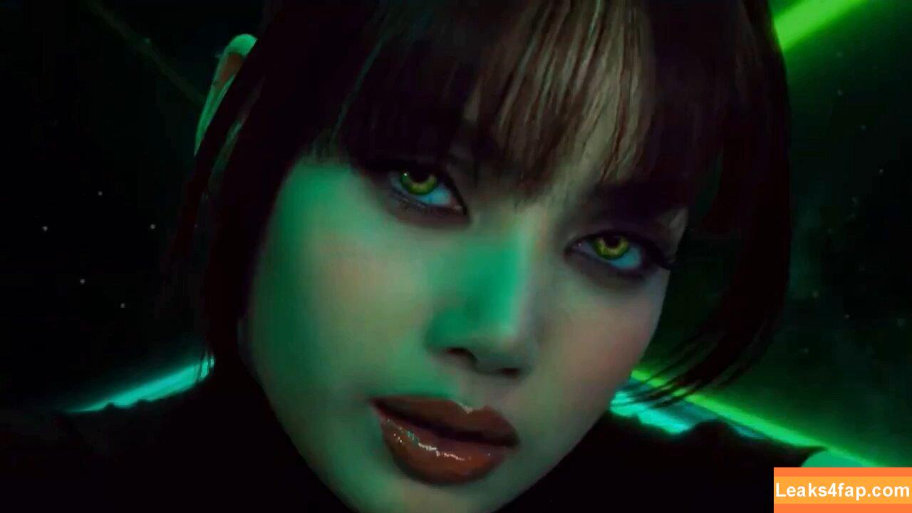 Lisa Blackpink /  слитое фото фото #0962