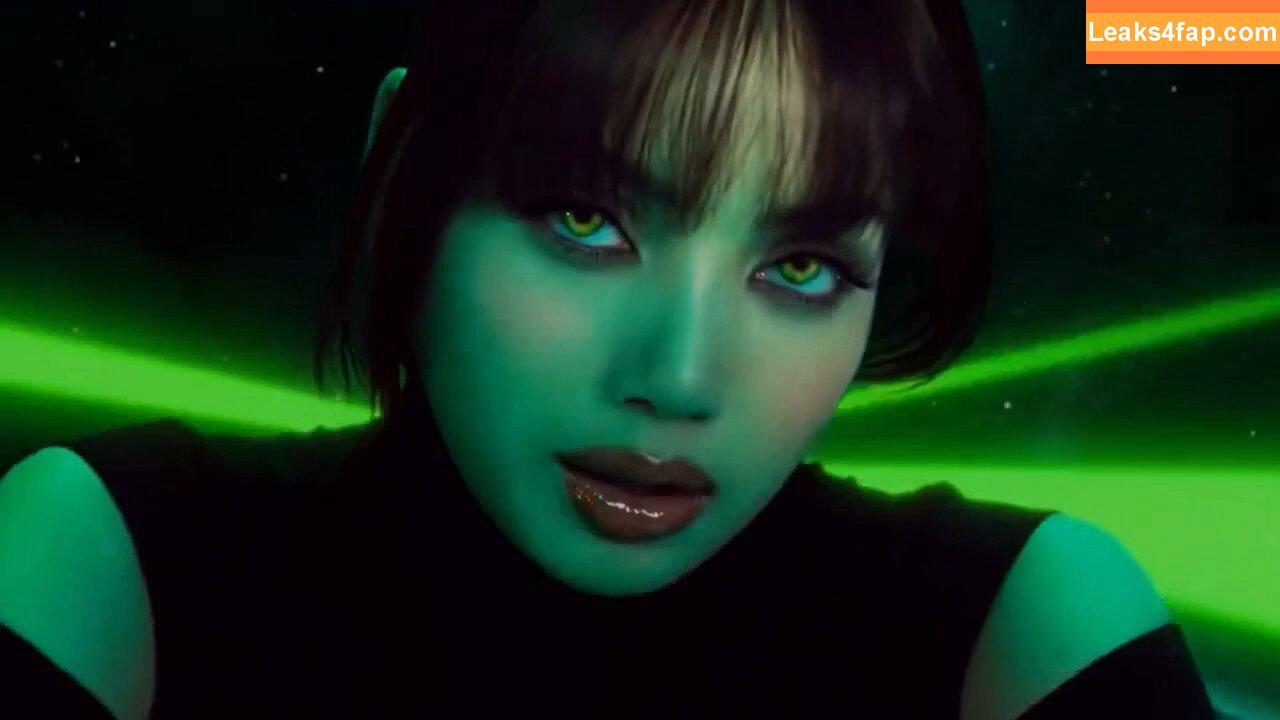 Lisa Blackpink /  слитое фото фото #0963