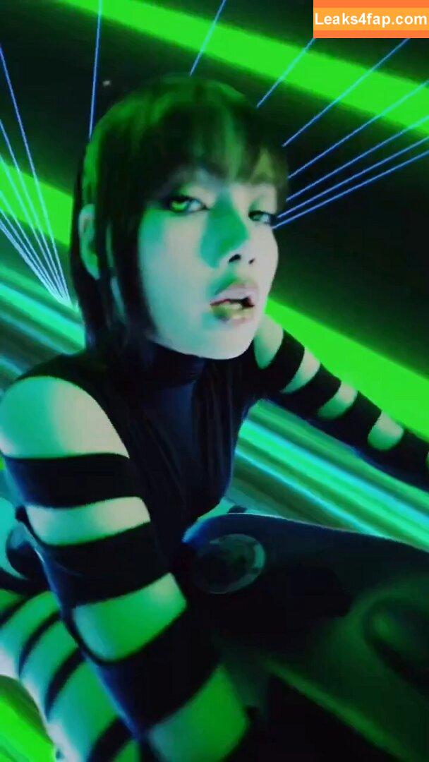 Lisa Blackpink /  слитое фото фото #0965