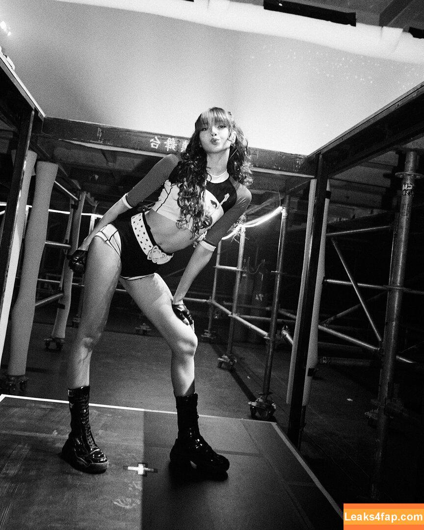 Lisa Blackpink /  слитое фото фото #0979