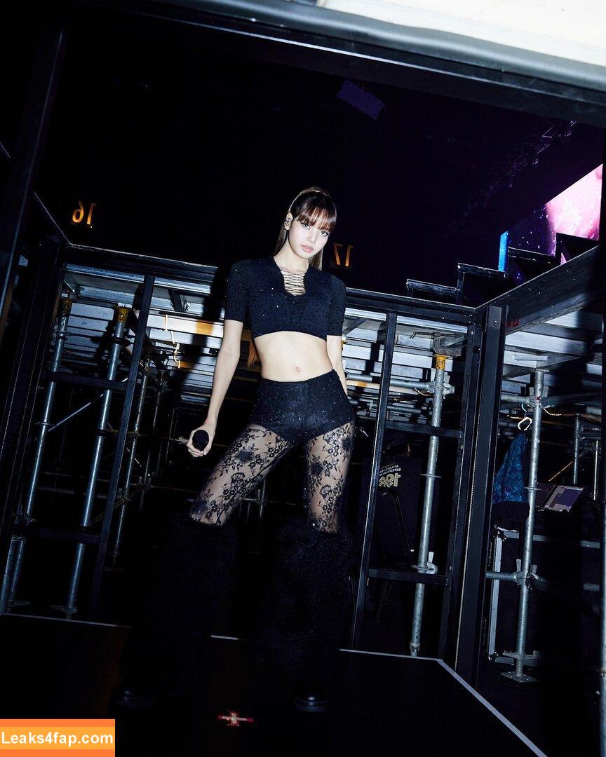 Lisa Blackpink /  слитое фото фото #0982