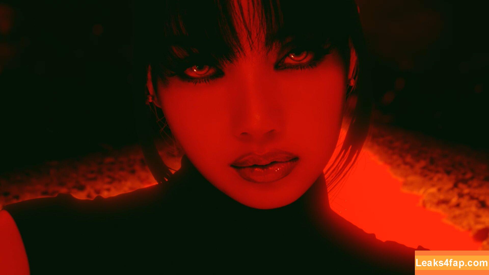 Lisa Blackpink /  слитое фото фото #0986