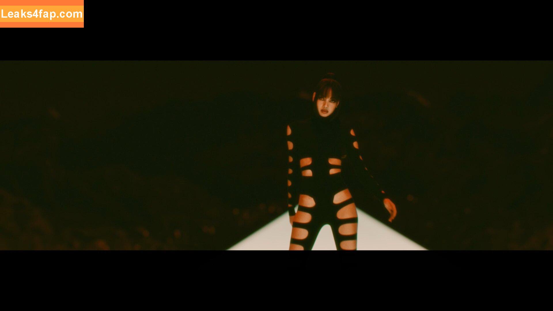 Lisa Blackpink /  слитое фото фото #0995