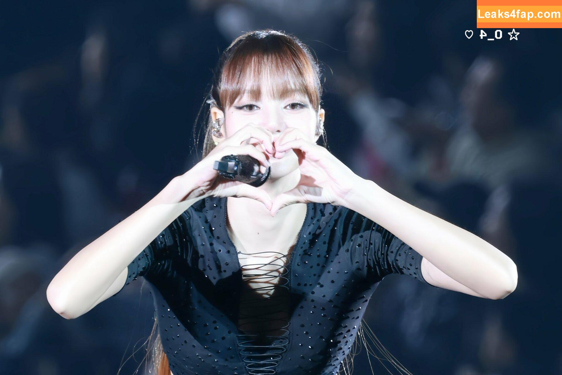 Lisa Blackpink /  слитое фото фото #1001