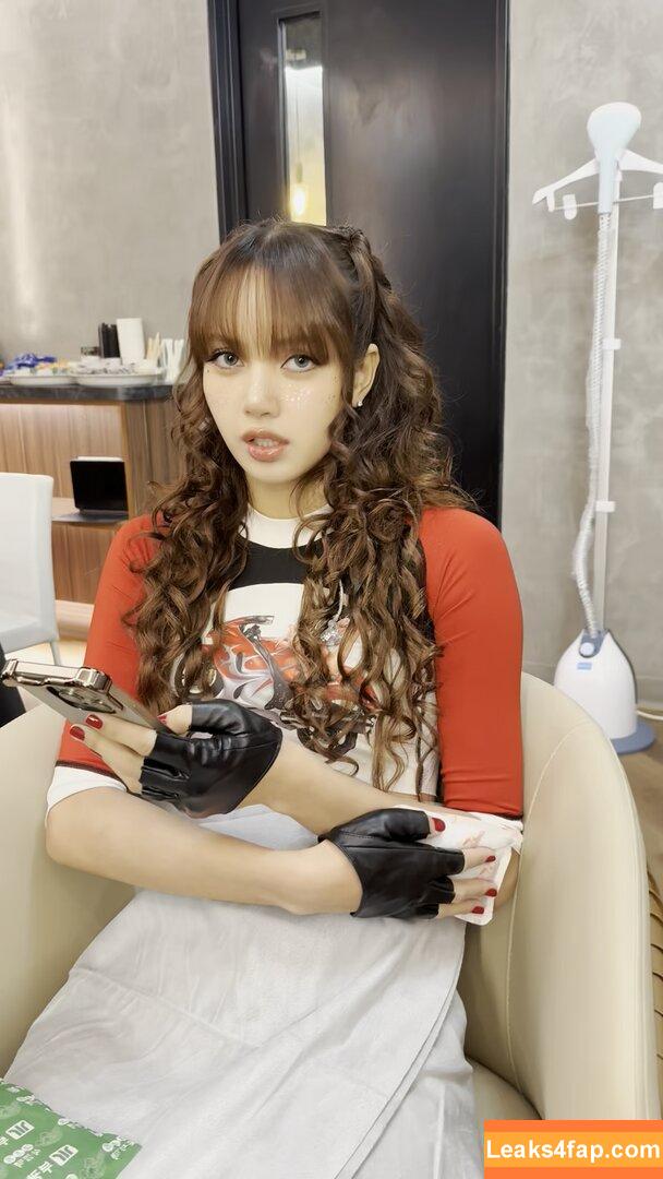 Lisa Blackpink /  слитое фото фото #1031