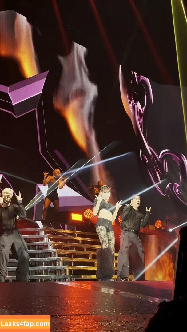 Lisa Blackpink /  слитое фото фото #1043