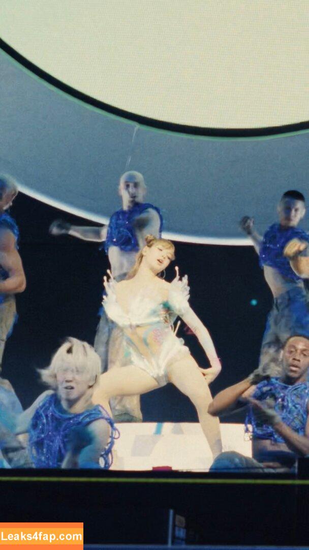Lisa Blackpink /  leaked photo photo #1478