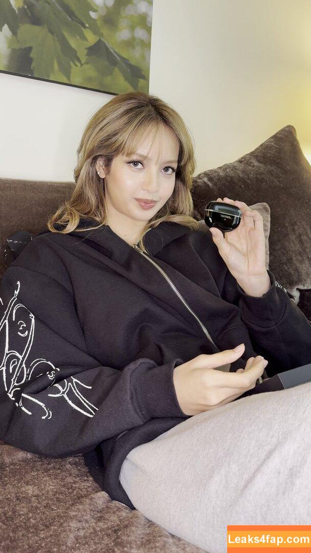Lisa Blackpink /  leaked photo photo #1560