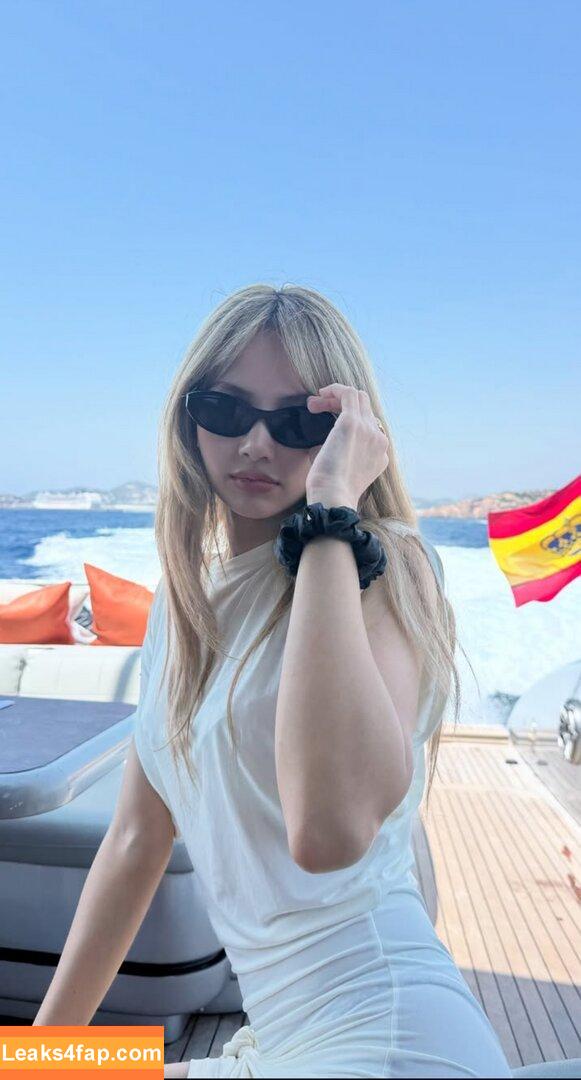 Lisa Blackpink /  leaked photo photo #1716