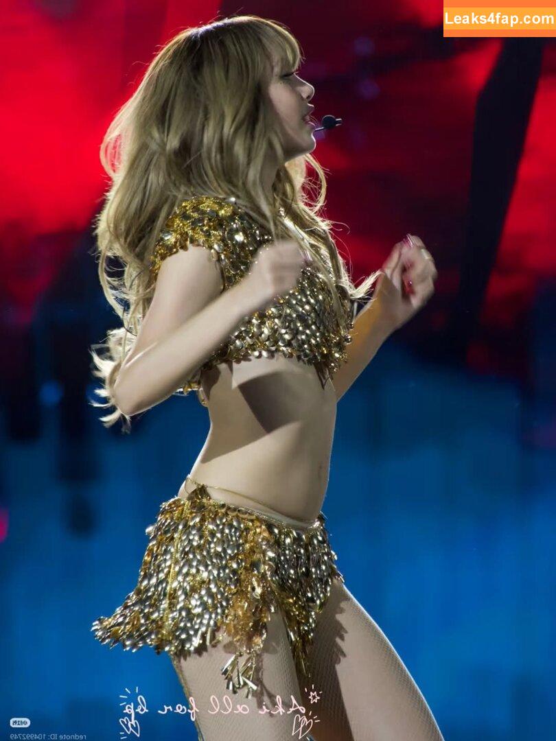 Lisa Blackpink /  leaked photo photo #1755