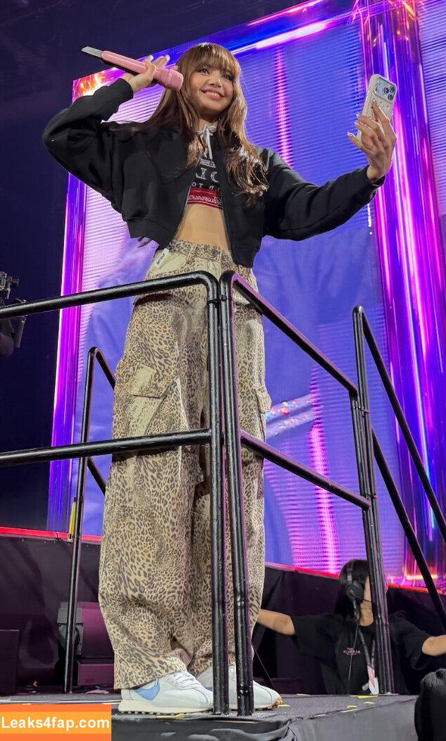 Lisa Blackpink /  leaked photo photo #1877