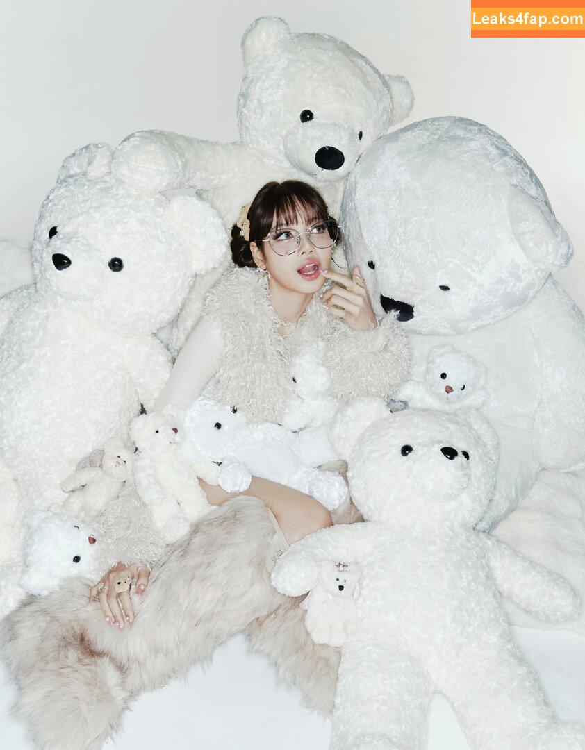 Lisa Blackpink /  leaked photo photo #1910