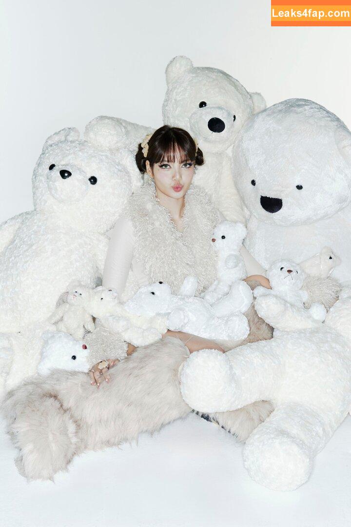 Lisa Blackpink /  leaked photo photo #1913