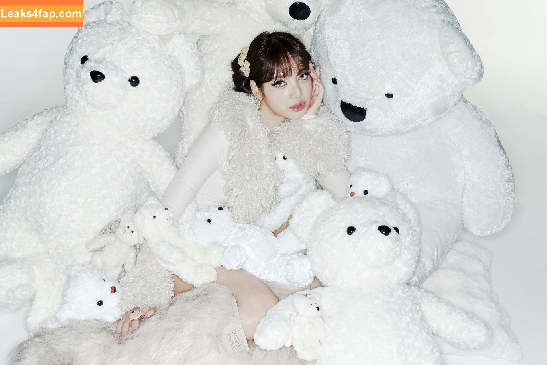 Lisa Blackpink /  leaked photo photo #1915