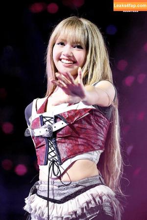 Lisa Blackpink photo #1685