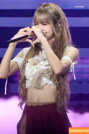 Lisa Blackpink photo #1686