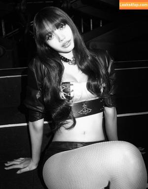Lisa Blackpink photo #1876