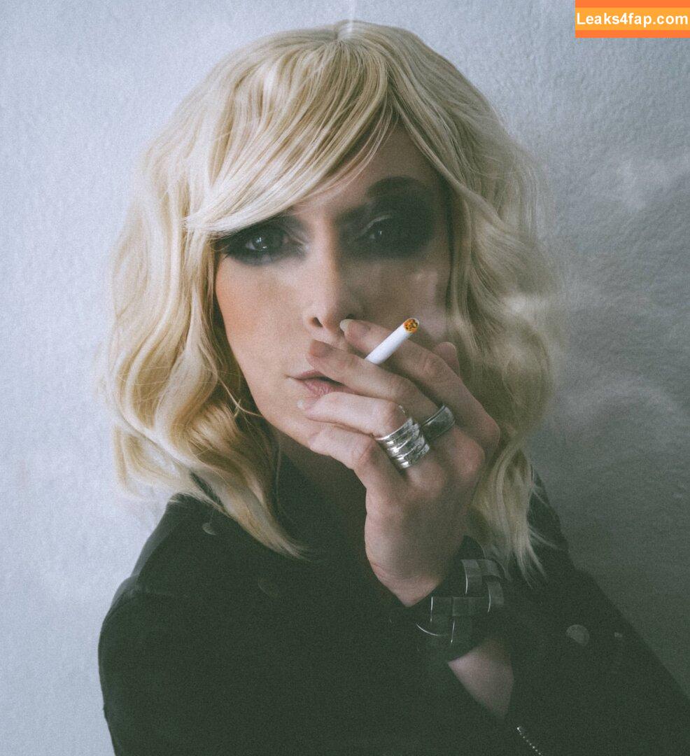 Lisa Foiles / lisafoiles слитое фото фото #0346