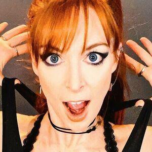 Lisa Foiles photo #0250