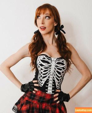 Lisa Foiles photo #0252