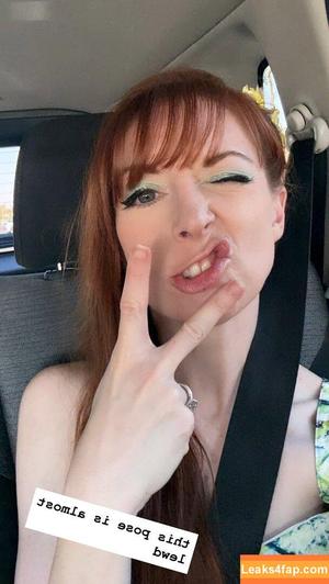Lisa Foiles photo #0305