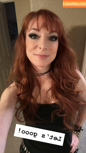 Lisa Foiles photo #0316