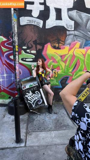 Lisa Foiles photo #0328