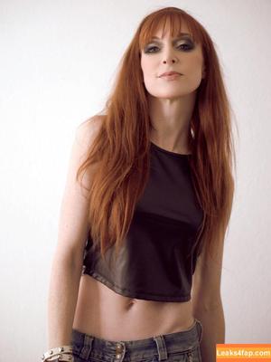 Lisa Foiles photo #0343