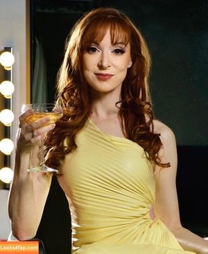 Lisa Foiles photo #0376